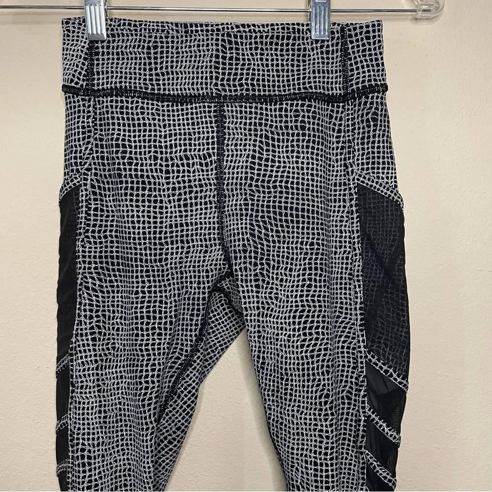 Women’s Lululemon Wild‎ and Free Tight leggings
